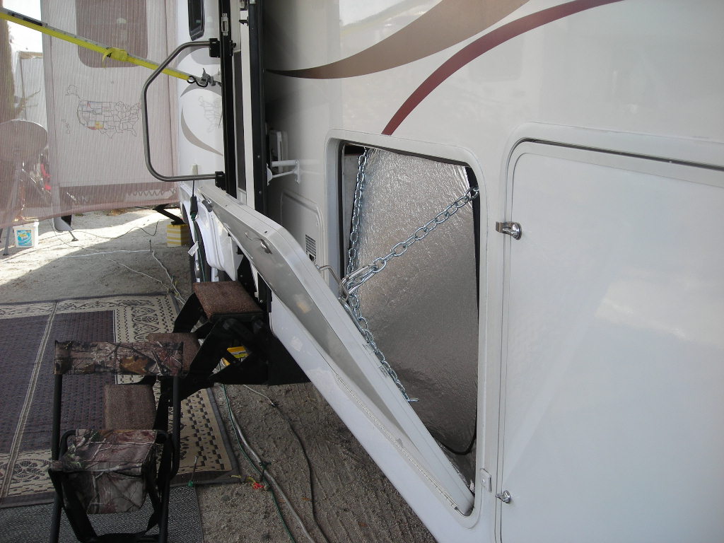 Cargo Door 4