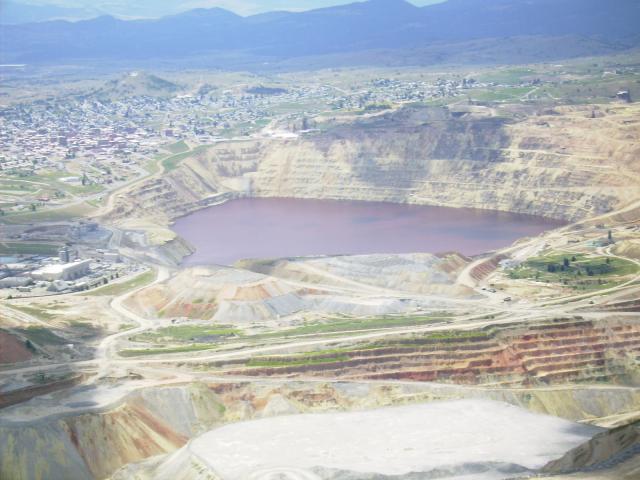 Long shot of the Berkeley Superfund Site